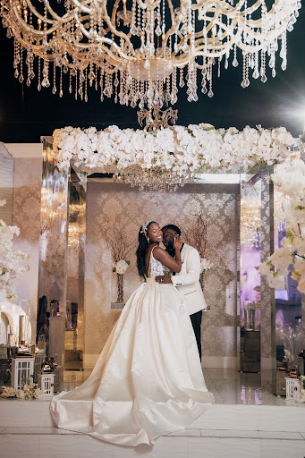 Bridal Shop «Lauderdale Bride - Upscale & Intimate Bridal Boutique in the heart of Fort Lauderdale», reviews and photos, 4130 N Federal Hwy, Fort Lauderdale, FL 33308, USA