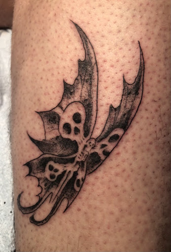 Tattoo Shop «Nine Lives Tattoo», reviews and photos, 61 N Holladay Dr, Seaside, OR 97138, USA