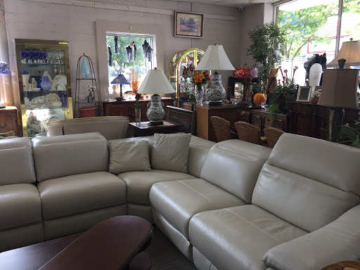 Auction House «RPN Sales & Auction House», reviews and photos, 4451 N Milwaukee Ave, Chicago, IL 60630, USA