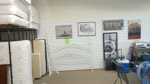 Thrift Store «Society of St. Vincent de Paul - Thunderbird Thrift Store», reviews and photos, 3547 W Thunderbird Rd, Phoenix, AZ 85053, USA