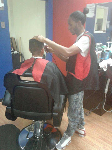 Barber Shop «Dominican sports Barbershop», reviews and photos, 125 John W Morrow Jr Pkwy #214, Gainesville, GA 30501, USA