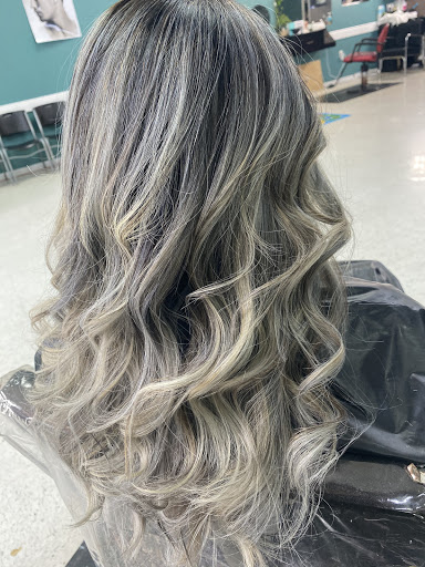 Beauty Salon «Tres Latinas Beauty Salon», reviews and photos, 788 Normandy St, Houston, TX 77015, USA