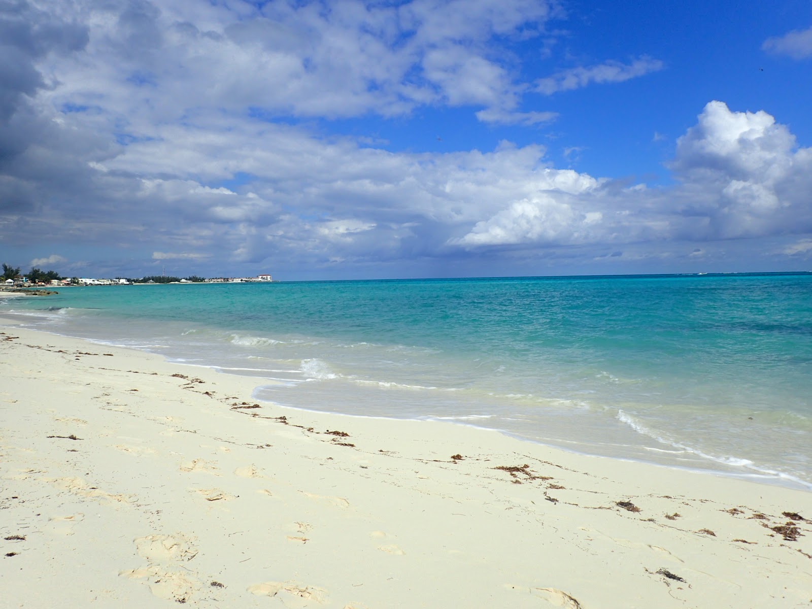 Cable beach'in fotoğrafı imkanlar alanı