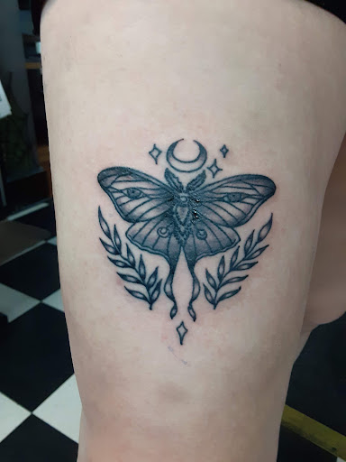 Tattoo Shop «Art In Motion Inc Tattooing», reviews and photos, 415 S Broadway St, Medina, OH 44256, USA