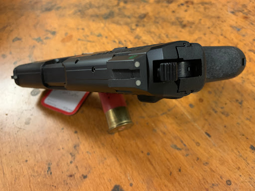 Gun Shop «Bergen Sporting Goods», reviews and photos, 649 Bergen Blvd, Ridgefield, NJ 07657, USA