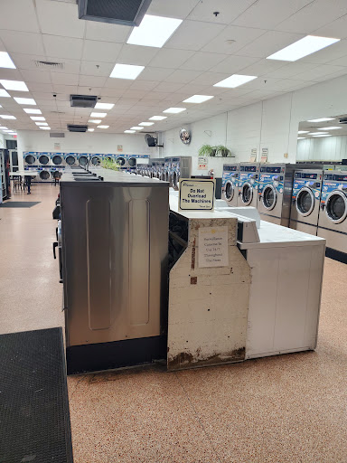 Laundromat «Sunlight Cleaners & Laundromat - Westerville», reviews and photos, 28 Westerville Square, Westerville, OH 43081, USA
