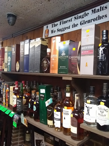 Liquor Store «Northwest Fine Wines Spirits», reviews and photos, 808 Westminster Pike, Reisterstown, MD 21136, USA