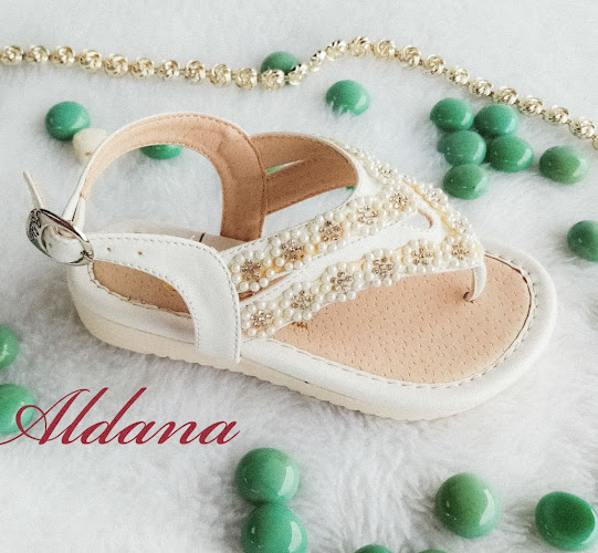 Aldana zapatos trujillanos venta de zapatos mujer,zapatos de niñas, zapatillas Vans,sandalias hechos en Trujillo(Somos fabricantes Trujillanos) - Florencia de Mora