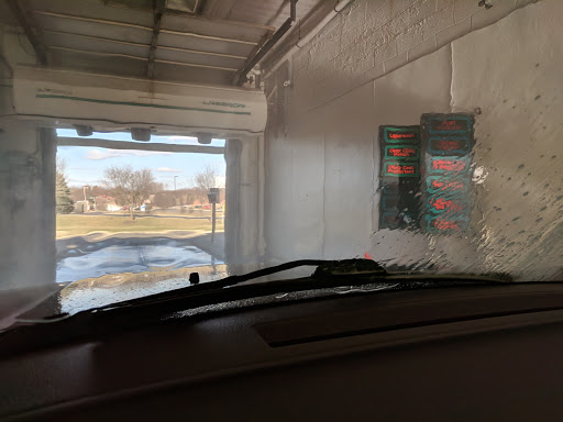 Self Service Car Wash «One Gr8 Car Wash», reviews and photos, 555 Willow Ln, West Dundee, IL 60118, USA