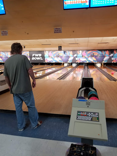 Bowling Alley «Fort Walton Beach Bowl», reviews and photos, 745 Beal Pkwy NW, Fort Walton Beach, FL 32547, USA
