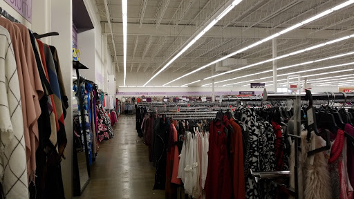 Clothing Store «K&G Fashion Superstore», reviews and photos, 17149 Torrence Ave, Lansing, IL 60438, USA