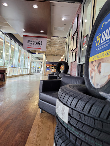 Auto Parts Store «Pep Boys Auto Parts & Service», reviews and photos, 15625 N Dale Mabry Hwy, Tampa, FL 33618, USA