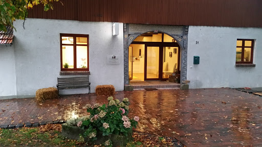 Tierarztpraxis Dr. Sylvia Arnold unter Porta Westfalica, Nordrhein-Westfalen