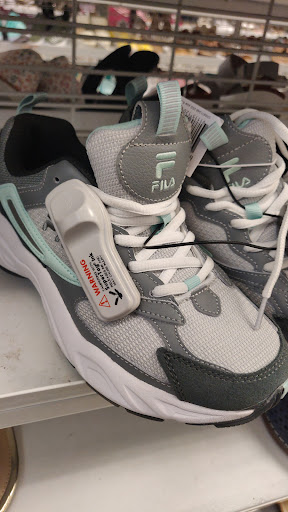 Clothing Store «Ross Dress for Less», reviews and photos, 3203 N State Rd 7, Lauderdale Lakes, FL 33319, USA