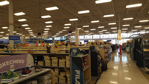 Grocery Store «Meijer», reviews and photos, 37201 Warren Rd, Westland, MI 48185, USA
