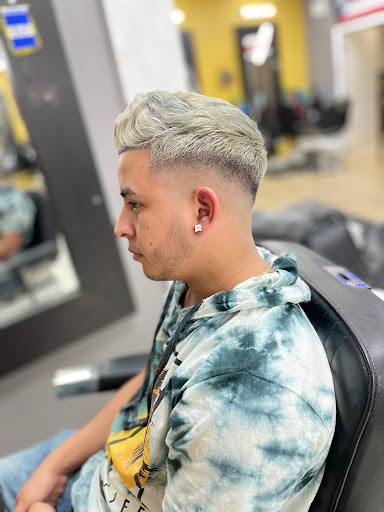 Barber Shop «Chacabana Barber Shop», reviews and photos, 5002 Eisenhauer Rd, San Antonio, TX 78218, USA