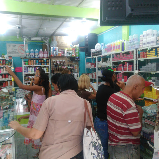 Nail products store Maracay