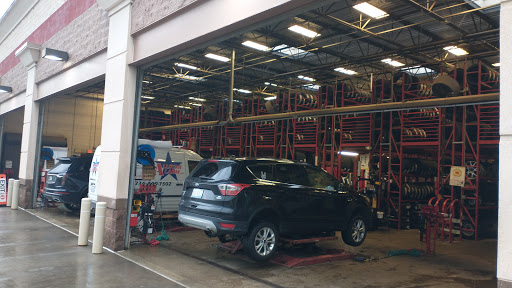 Tire Shop «Discount Tire Store - Brighton, MI», reviews and photos, 6850 Whitmore Lake Rd, Brighton, MI 48116, USA