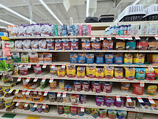 Pet Supply Store «Pet Supplies Plus», reviews and photos, 6845 Highland Rd, White Lake, MI 48383, USA