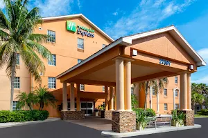 Holiday Inn Express & Suites Naples North - Bonita Springs, an IHG Hotel image