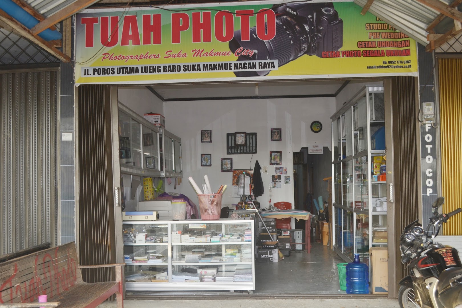Tuah Photo Photo
