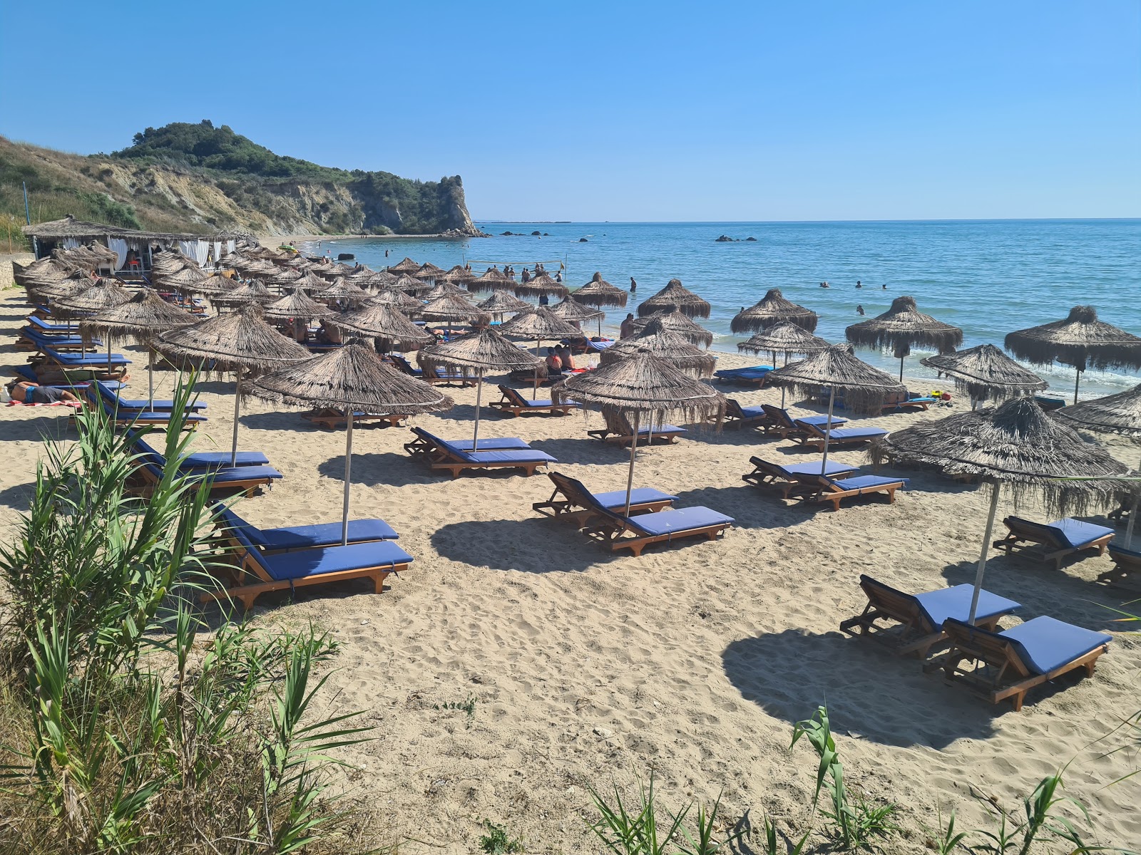 Portez Beach'in fotoğrafı uçurumlarla desteklenmiş