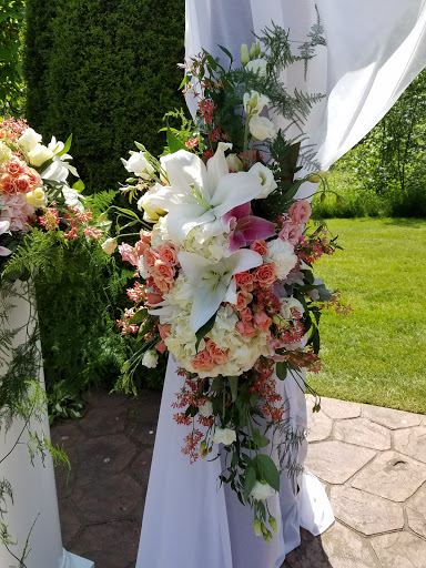 Florist «Flowers by Emily LLC», reviews and photos, 15620 W High St, Middlefield, OH 44062, USA