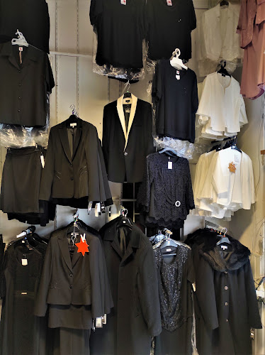 Opinii despre Magyar Áruk Boltja în Keszthely - Ruhabolt