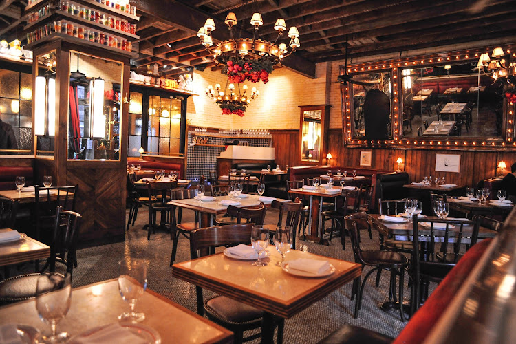 Dirty French New York French restaurant in 180 Ludlow St, Manhattan, New York 