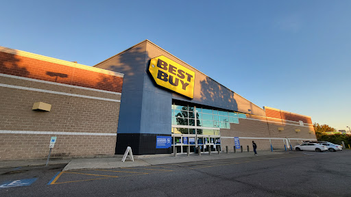 Best Buy, 925 Paterson Plank Rd, Secaucus, NJ 07094, USA, 