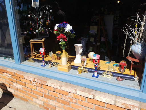 Gift Shop «Holes inthe Wall / Walls Gifts & More», reviews and photos, 705 N State St, Ukiah, CA 95482, USA