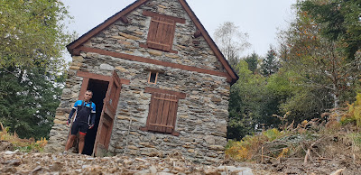 Cabane de col de L'estrade à Saint-Lary