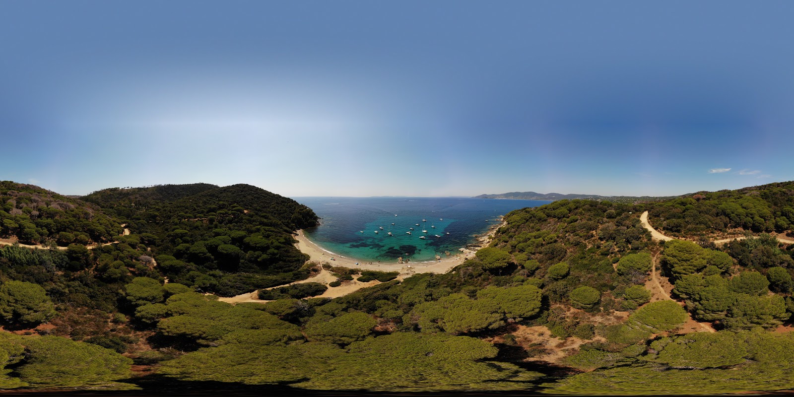 Foto de Brouis beach e sua bela paisagem