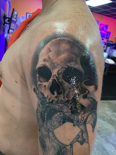 Tattoo Shop «Black Heart Tattoo», reviews and photos, 1926 Hudson Bridge Rd, Stockbridge, GA 30281, USA