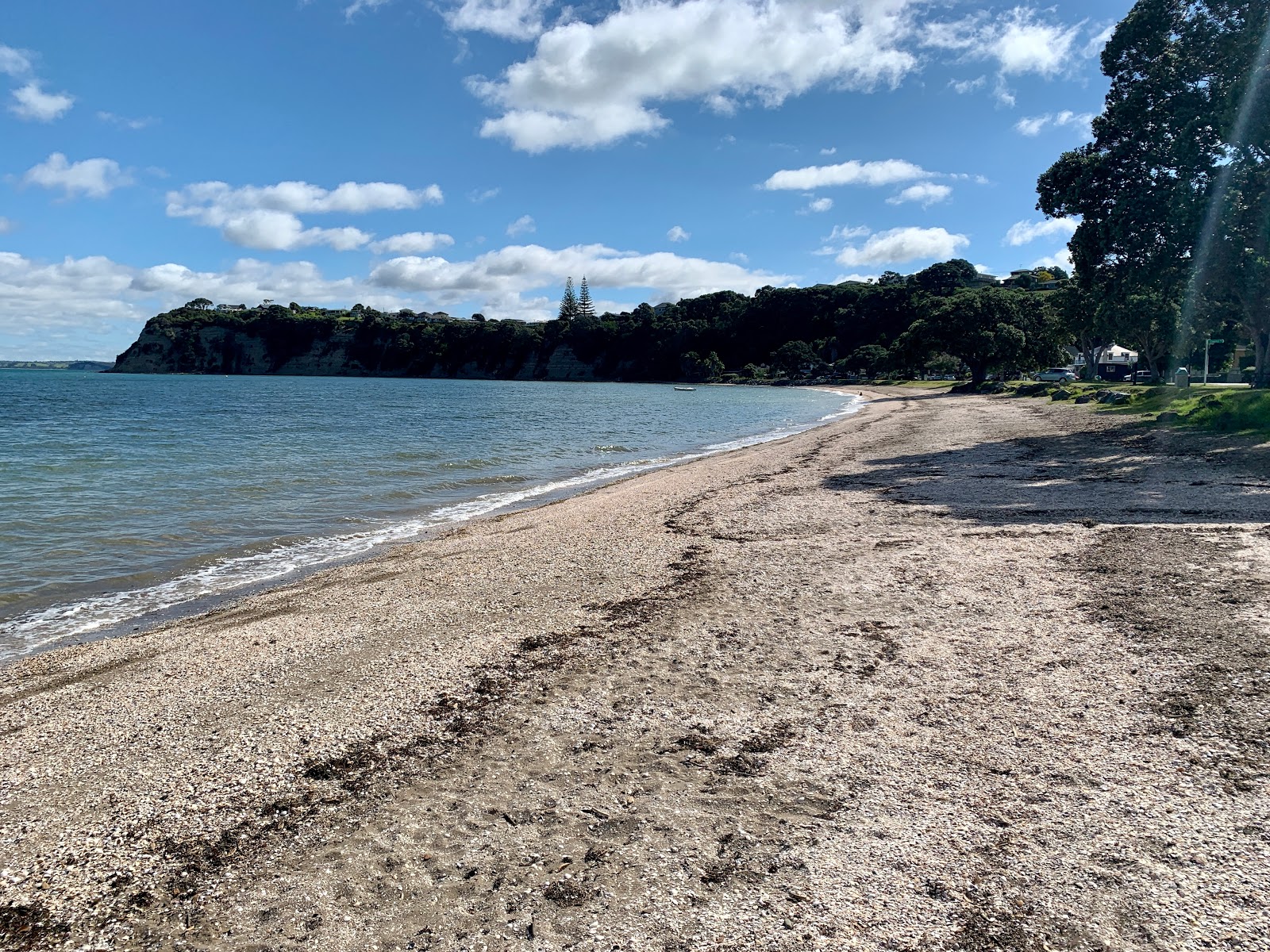 Photo de Matakatia Beach avec un niveau de propreté de très propre