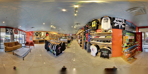 Skate Shop «Bruised Bones Skate Shop», reviews and photos, 9822 Potranco Rd #116, San Antonio, TX 78251, USA