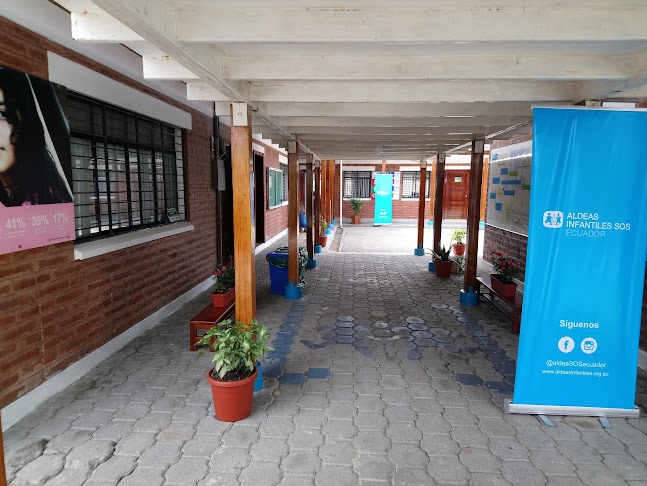 Opiniones de ALDEAS INFANTILES SOS - ESMERALDAS en Vuelta Larga - Tienda para bebés