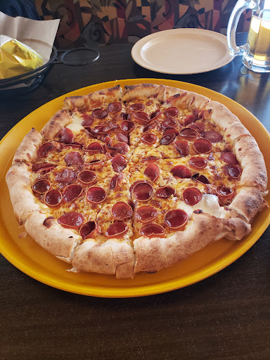 Pizza Restaurant «Round Table Pizza», reviews and photos, 1180 El Camino Ave #116, Corona, CA 92879, USA