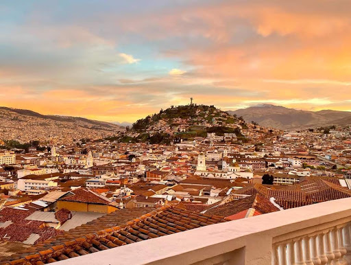 Hotels for large families Quito