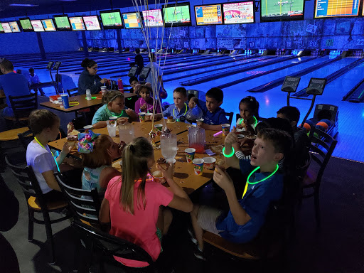 Bowling Alley «Air Lanes Bowling Center», reviews and photos, 4200 Fleur Dr, Des Moines, IA 50321, USA