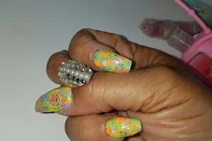 Mini Nails image