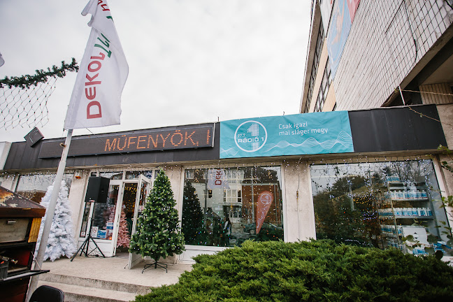 Dekortrend Szombathely – Műfenyő és fényfüzér szaküzlet - Bolt