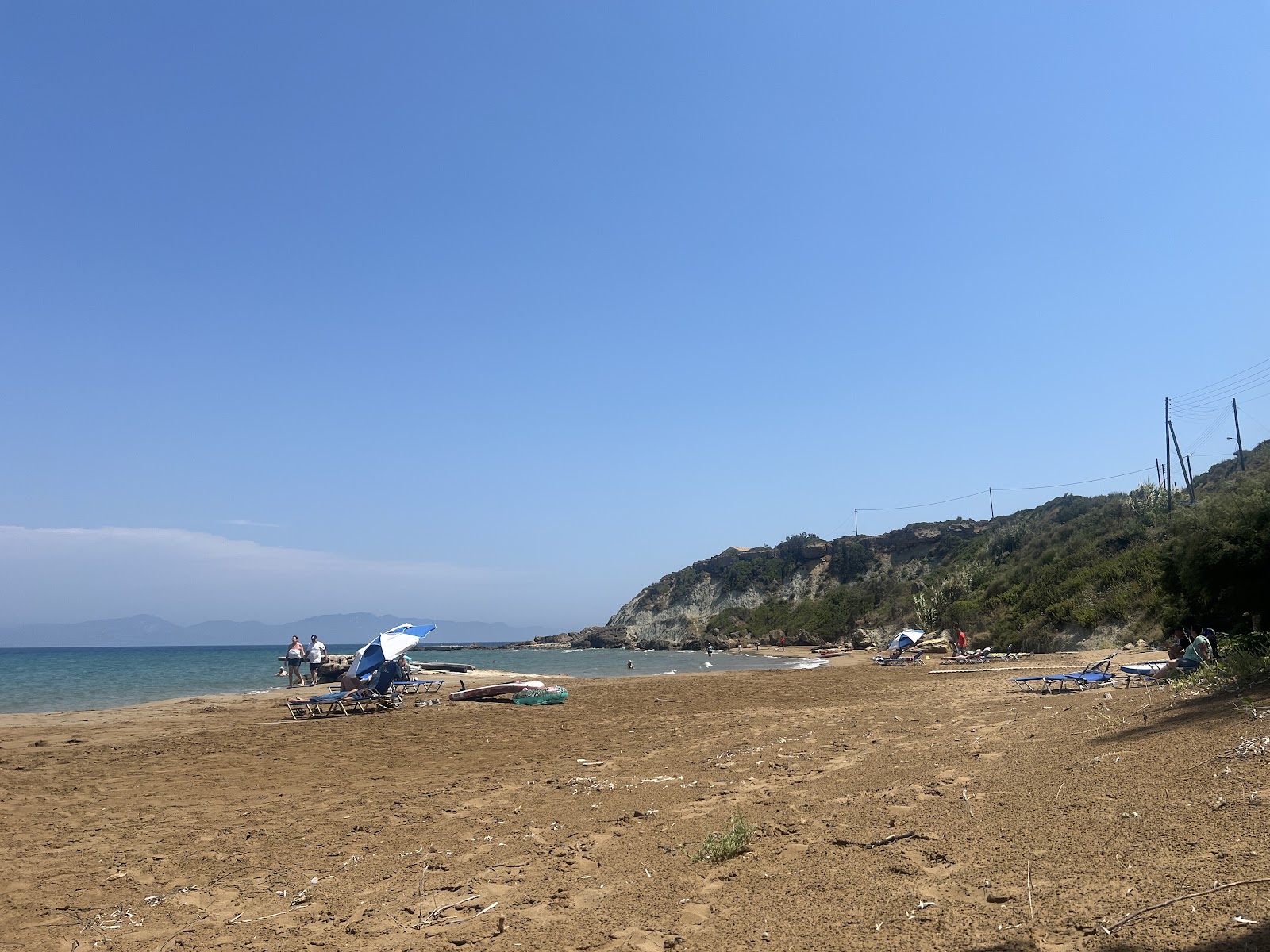Photo de Arvanitiko Beach protégé par des falaises