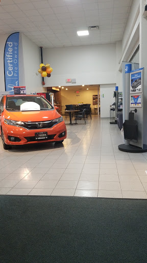 Honda Dealer «Honda BMW of Champaign», reviews and photos, 100 Burwash Ave, Savoy, IL 61874, USA