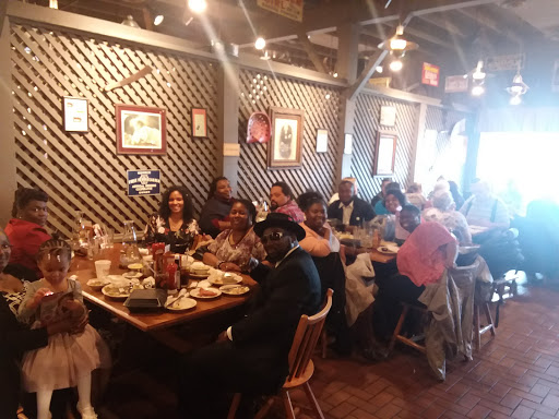 American Restaurant «Cracker Barrel Old Country Store», reviews and photos, 2525 Brindle Dr, Harrisburg, PA 17110, USA