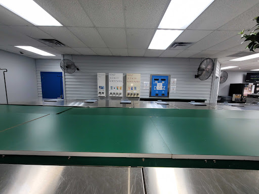 Laundromat «Hillsborough Coin Laundry», reviews and photos, 3016 W Hillsborough Ave, Tampa, FL 33614, USA