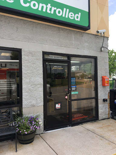 RV Storage Facility «U-Haul Moving & Storage at Big Bend Road», reviews and photos, 650 Big Bend Rd, Ballwin, MO 63021, USA