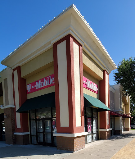 Cell Phone Store «T-Mobile», reviews and photos, 1639 E Monte Vista Ave l101, Vacaville, CA 95688, USA