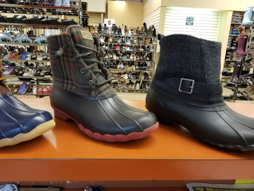 Shoe Store «Tops For Shoes», reviews and photos, 27 N Lexington Ave, Asheville, NC 28801, USA