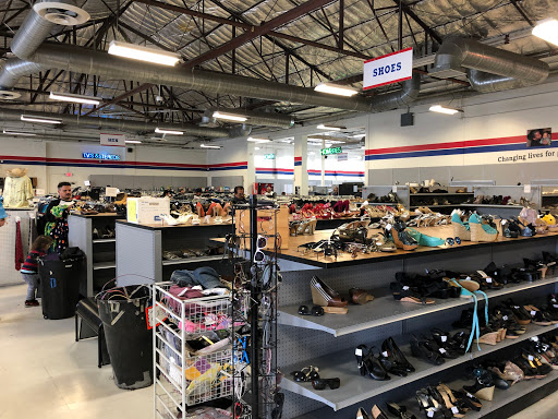 Thrift Store «Super Thrift Store», reviews and photos, 815 N Oxnard Blvd, Oxnard, CA 93030, USA